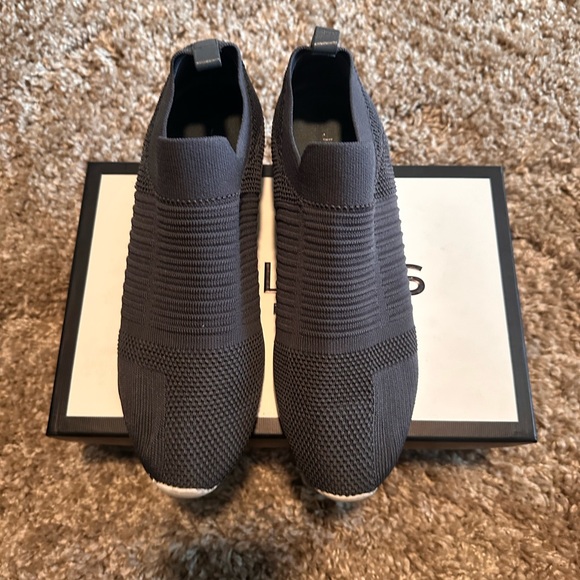 J Slides NYC Great Gray Knit Sneakers - Picture 4 of 7